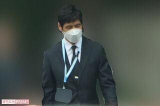 名門私立小学校の入学式にやってきた西島秀俊