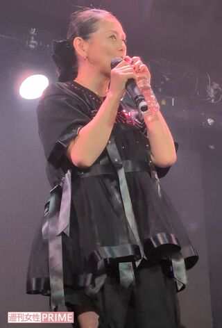 新宿二丁目のゲイクラブのイベントに出演した小泉今日子