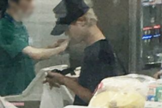 上智大学在籍中にコンビニ利用する岡本圭人