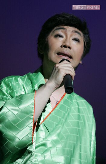 モノマネを披露するコロッケ