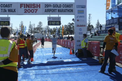 手術して1年弱でゴールドコーストマラソンを完走。“復活”の瞬間だ