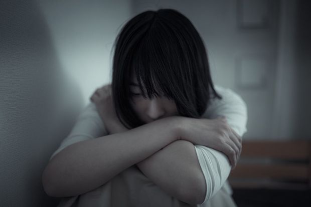 誰にも相談できず、人知れず悩んでいる女性は少なくない（写真はイメージです）