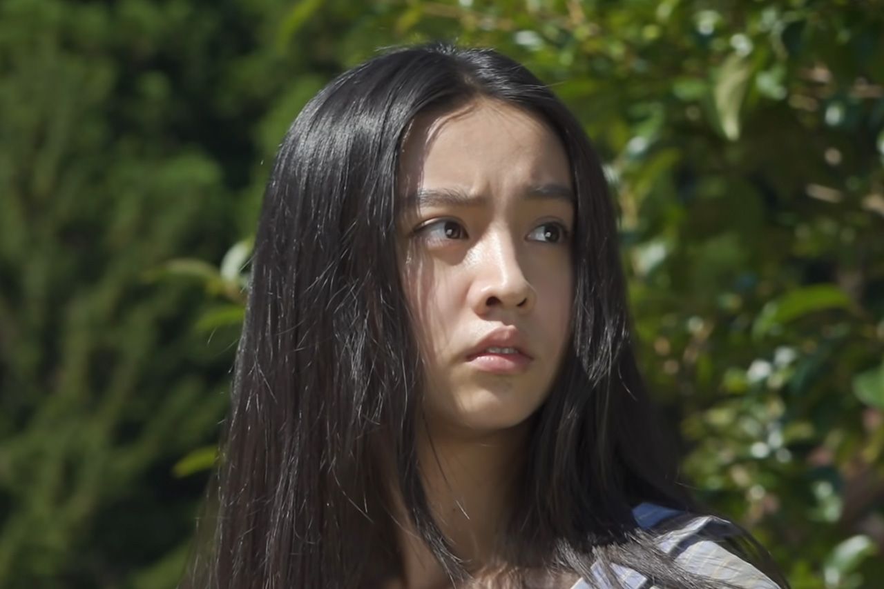 映画『牛首村』撮影で演技をするKoki,（YouTube『東映映画チャンネル』より）