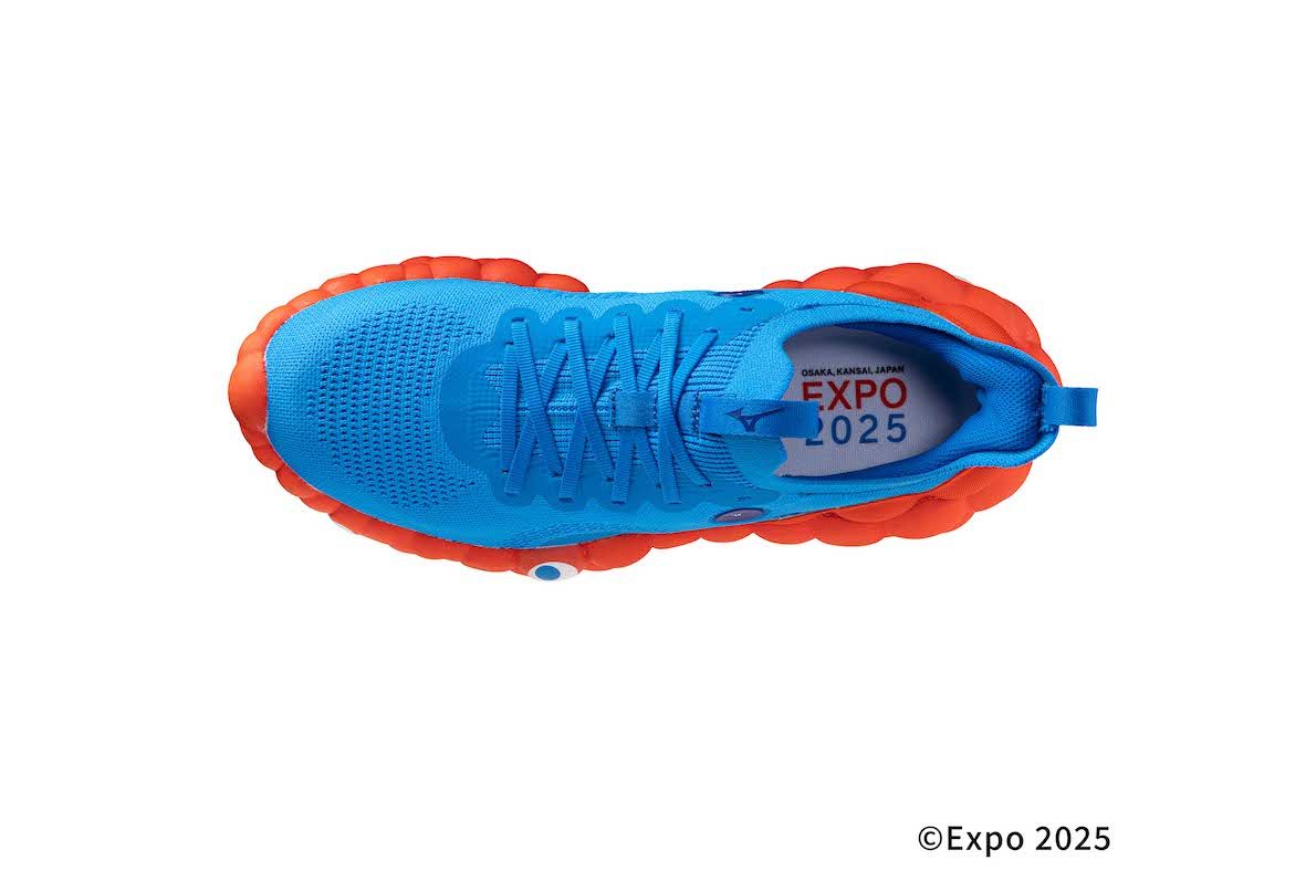 ミャクミャクスニーカー（ザミズノエナジーOSAKAEXPO2025　30,800円、公式サイトより）