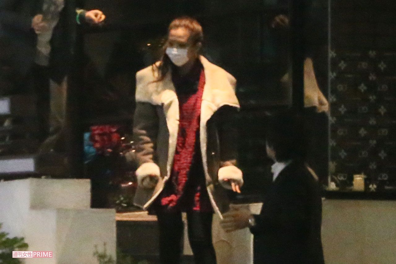 六本木で開催された志村けん誕生日会に参加する優香（2013年）