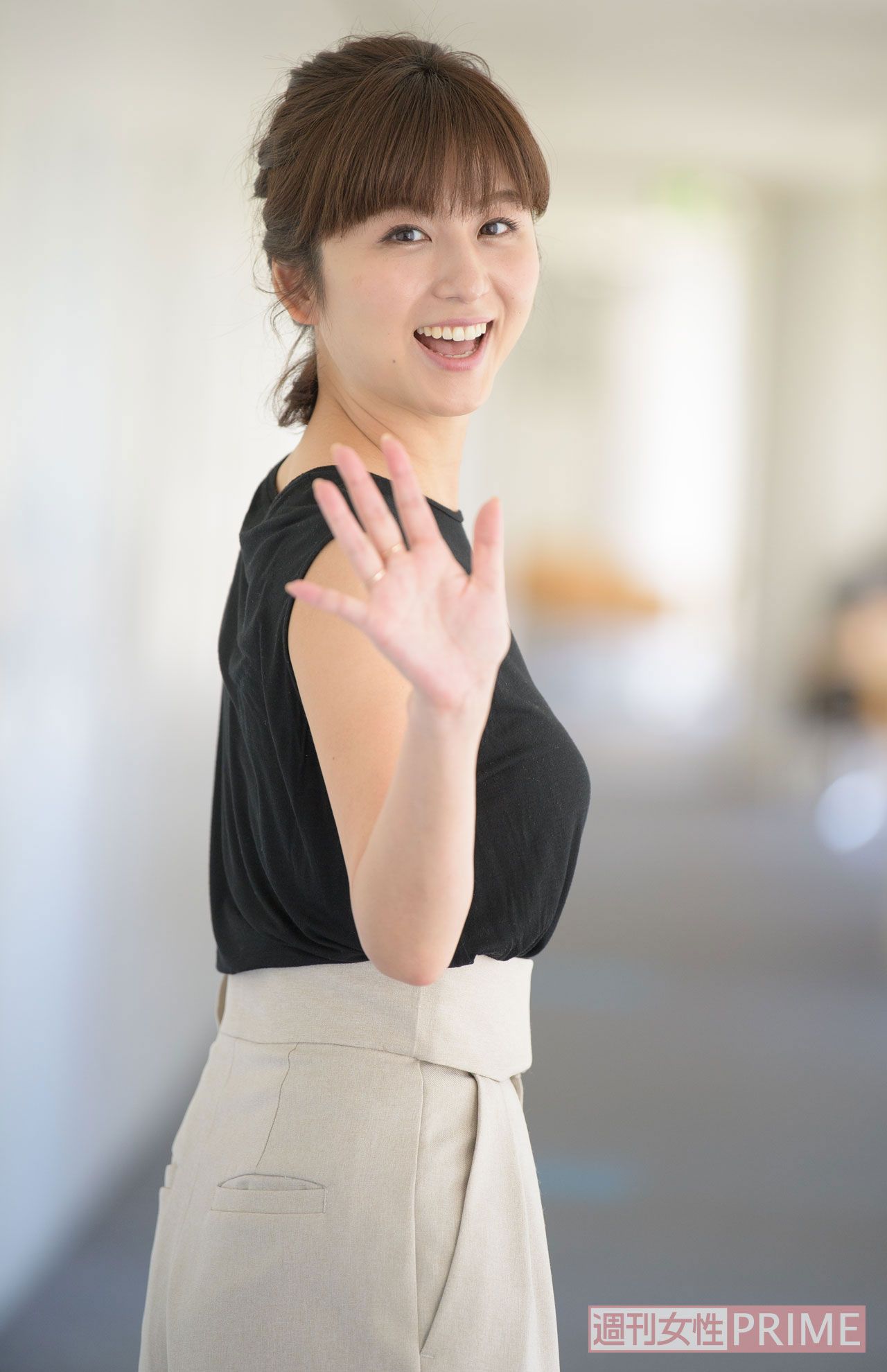 【11】収録やロケがない日はお昼に退社。大のお酒好きで知られる宇賀アナは、「家で飲むのは3日ぶり！　今日は早く帰って、飲みながら料理したいと思います」　撮影／渡邊智裕