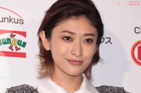 山田優、金髪ロングへのド派手なイメチェン披露で「カッコいいママ」「髪型で損してる」大胆変身に賛否
