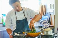 栗原心平「おいしくない」母・はるみの料理を辛口批評したことも、試行錯誤を重ねた“栗原家のごはん”