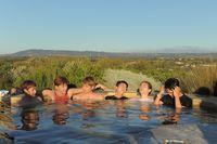 2PMが6人で旅行!?「髪はボサボサ、目やにがついたままの素の僕たちを見て！」