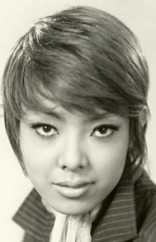 六本木のゴーゴークラブで踊っていたとき、GS「オックス」のボーカル、赤松愛さんに似ていると言われ“六本木の赤松愛”というニックネームも