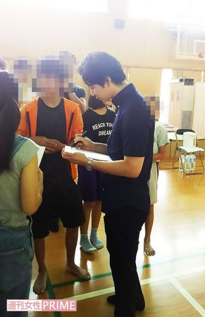 松本潤が被災地で見せた、支援金よりもプライスレスな神対応（2ページ