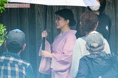 フジドラマ『波うららかに、めおと日和』撮影現場で自ら日傘をさして…芳根京子を謙虚にさせる「難病に悩ま…