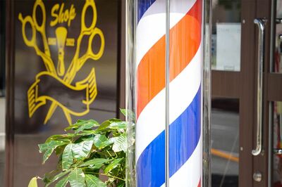 1000円カット、ものまね芸人・古賀シュウが「細かすぎる要望」でまさかの出入り禁止…店側の対応にネット紛…