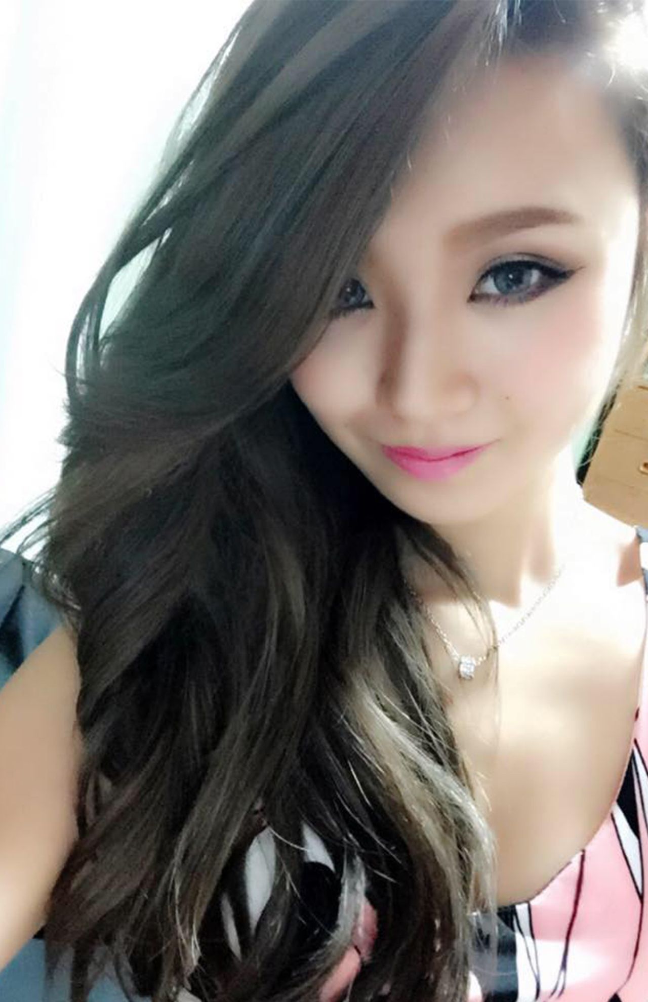 亡くなった初音さんは小顔のクールビューティーだった（SNSより）