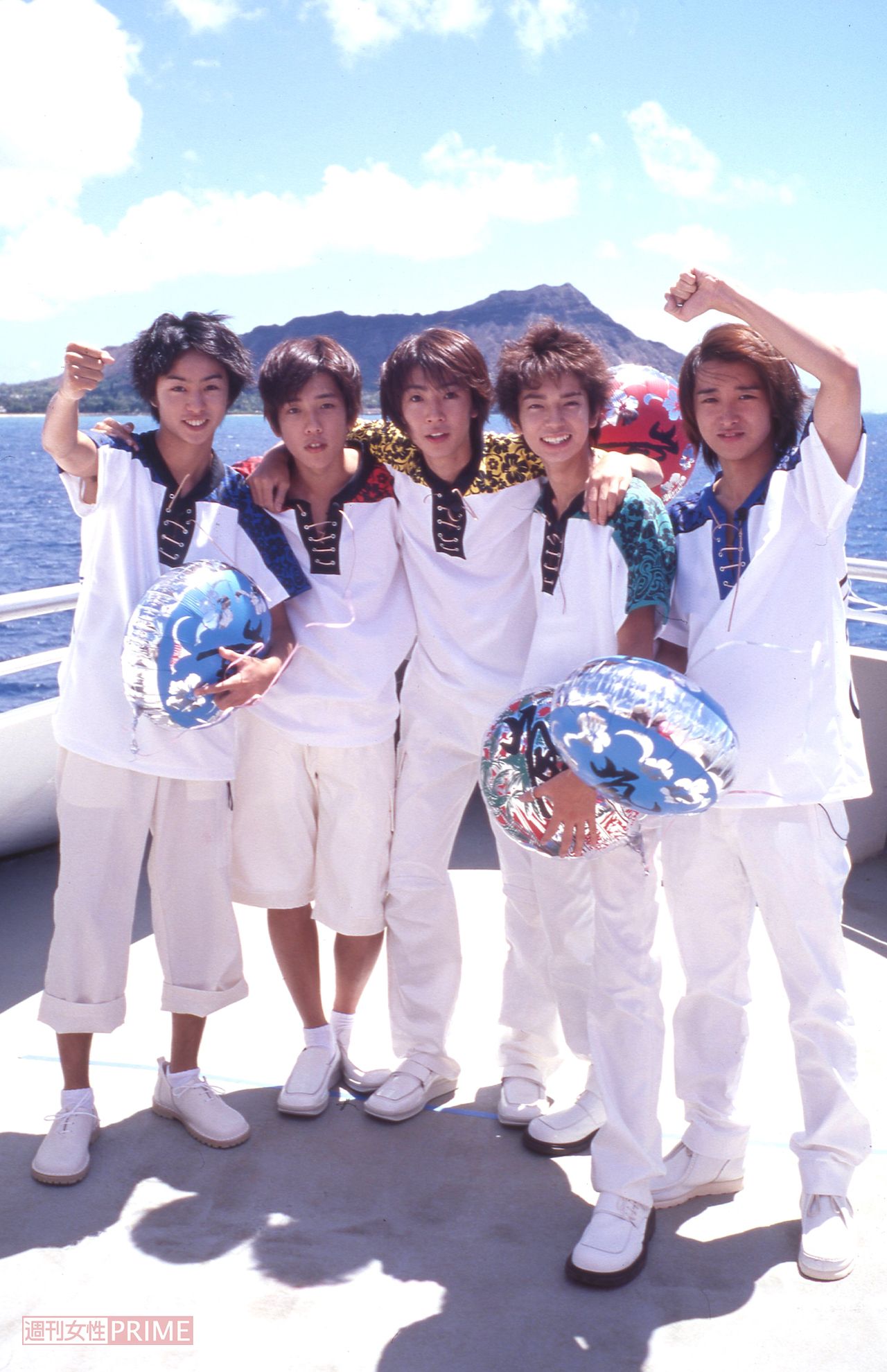 1999年9月15日、ハワイのクルーズ船上でデビュー会見を開いた嵐