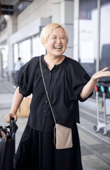 講演会で全国を飛び回る、しのぶさん。その笑顔は周囲の人たちを魅了する