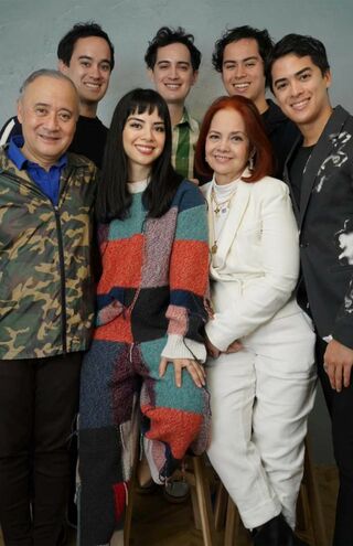 日系人の父とフィリピン人の母を持ち、5人兄弟（ディスカバーニッケイより）