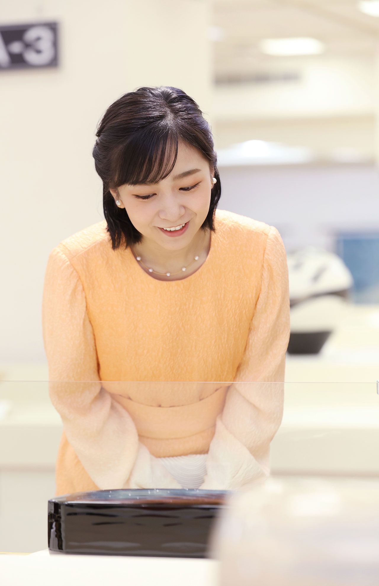 2023年9月、第70回日本伝統工芸展での佳子さま