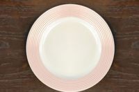 【心理診断】どのお店にお皿を買いに行く?  人から見たあなたの「怖い」部分をチェック