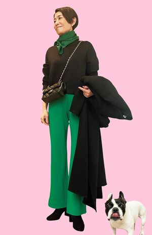 「コス」のパンツや、もともと白だったスカーフを染め直すなど、最近はグリーンが多い