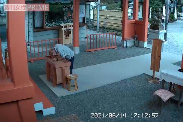 別の日の“余罪”も浮上（6月14日の平容疑者）＝秩父今宮神社提供