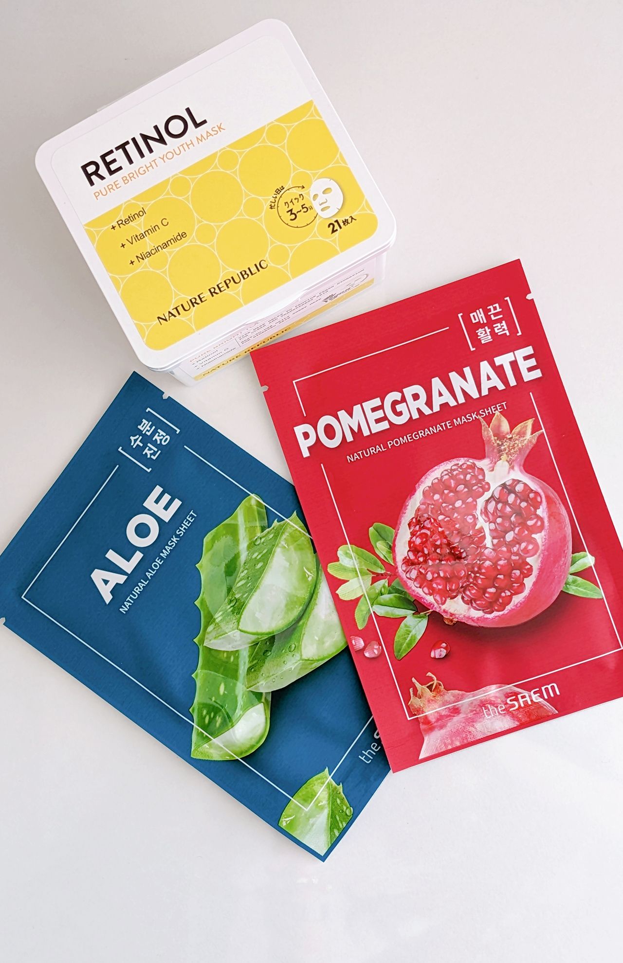 ミセスモデルを始めてからは3日に1回はシートパックを。肌質や肌悩み、その日の気分に合わせて選べるように数種類をストックしている