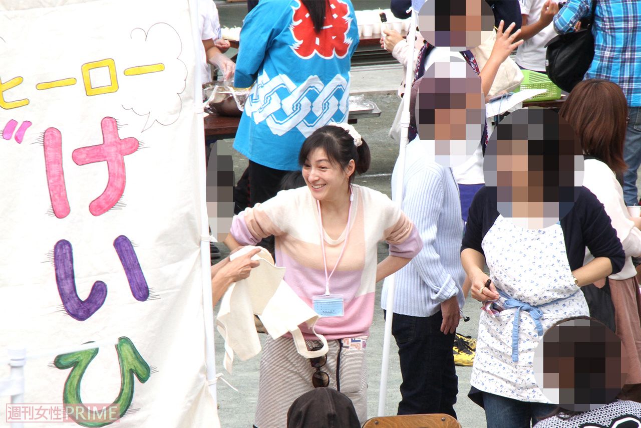 子どもの運動会に参加する広末涼子（2011年）