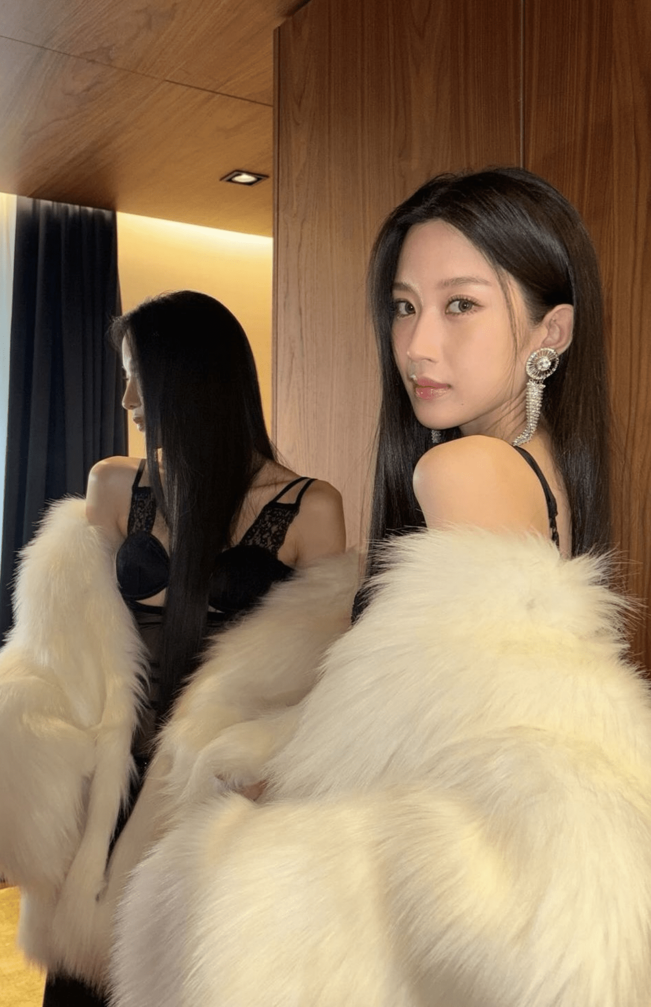 2/24に行われた『DOLCE&GABBANA』のショーに参列したムン・ガヨン(ムン・ガヨン公式インスタグラムより)