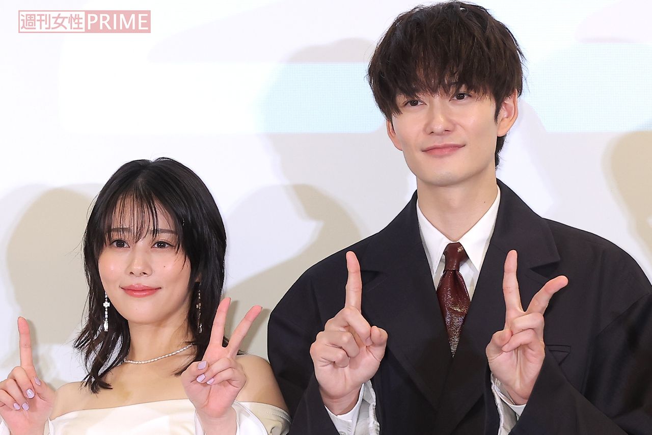 ドラマ『1122 いいふうふ』（アマゾンプライムビデオ）完成披露宴に出席した高畑充希と岡田将生（23年6月撮影）