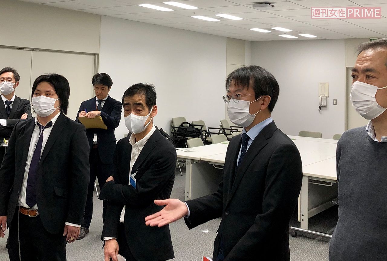 '20年4月3日、ホテルの借り上げ等における緊急対策を都庁へ要望する稲葉さんら（1）