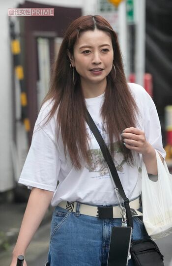 2023年8月、ランチを終えてオフィスに戻る片瀬那奈