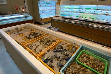 道の駅厚岸グルメパーク【北海道】の新鮮な貝（写真提供／浅井佑一）