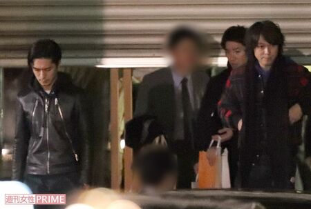 左から錦戸亮・村上信五・丸山隆平（'18年元旦初詣）