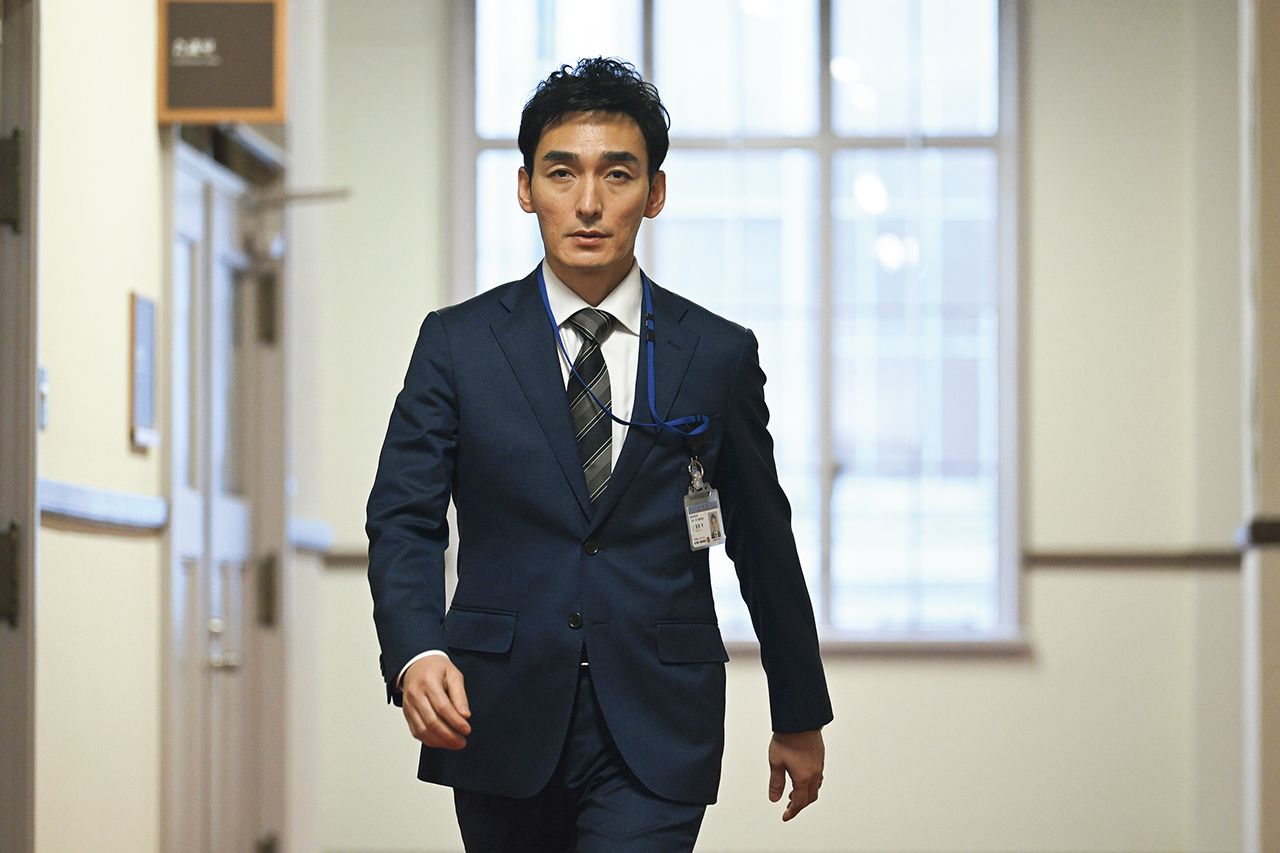 草なぎ剛主演　『罠の戦争』　（c）カンテレ