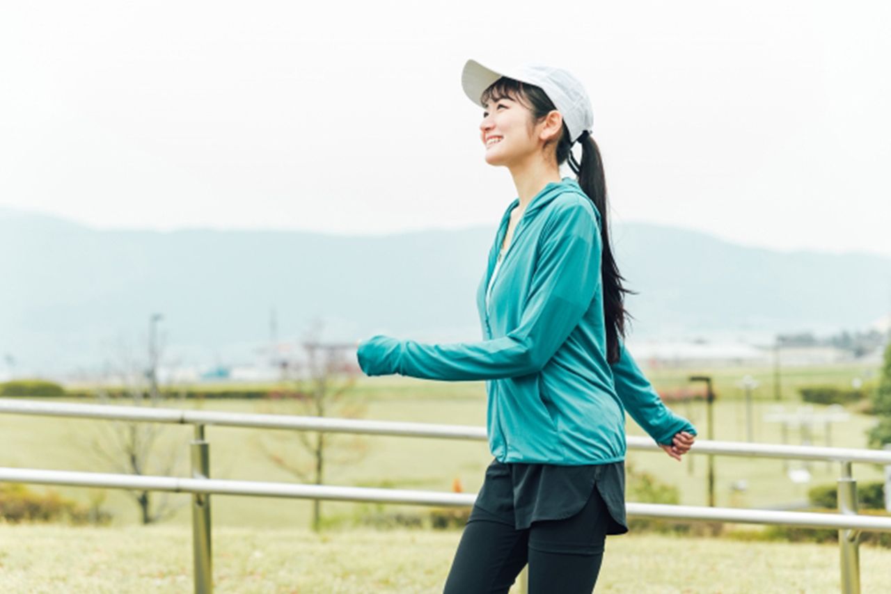 食後すぐに身体を動かすことで糖が効果的にエネルギー源として使われ、血糖値の急上昇が抑えられる　※写真はイメージです