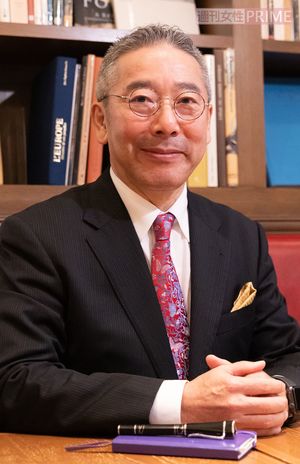 “1分音読”を提唱する大東文化大学教授の山口謠司さん　撮影／齋藤周造