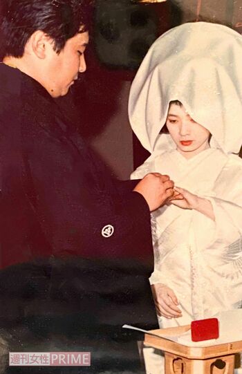 1987年の結婚式は生中継され、平均視聴率40.1％という高視聴率をたたき出した