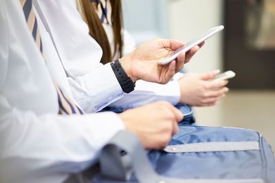 スマホ・SNSの普及で変わる教育現場、生徒指導に苦悩する教師の本音 