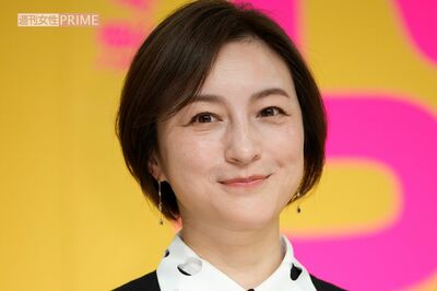広末涼子、バースデーライブで“名曲”を熱唱!「30分で完売」シェフアレンジの“広末家の和風ハンバーグ”…