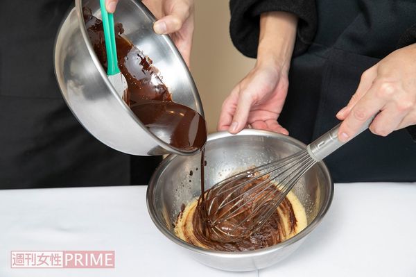 チョコは少しずつ注ぎましょう！