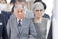《皇室とコロナ禍》美智子さま、ガーゼ入り布マスクご使用と“クラスター発生阻止”
