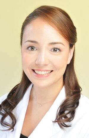 石原新菜先生●内科医。イシハラクリニック副院長、ヒポクラティック・サナトリウム副施設長、フェムテック・ジャパン理事、健康ソムリエ理事、ロングライフ・ラボ理事を兼任。漢方医学、自然療法、食事療法などさまざまなアプローチで、数々の病気の治療にあたる。講演、テレビ、ラジオ、執筆活動と幅広く活躍中。著書は13万部を超えるベストセラー『病気にならない蒸しショウガ健康法』など多数。2児の母。