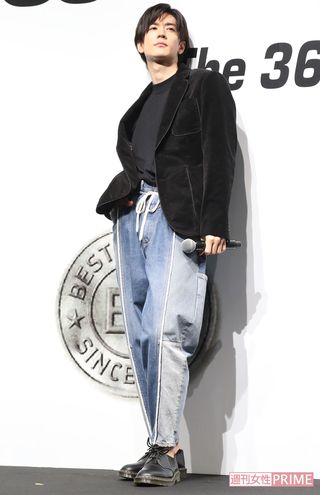 ベストジーニスト賞を受賞した、中島裕翔