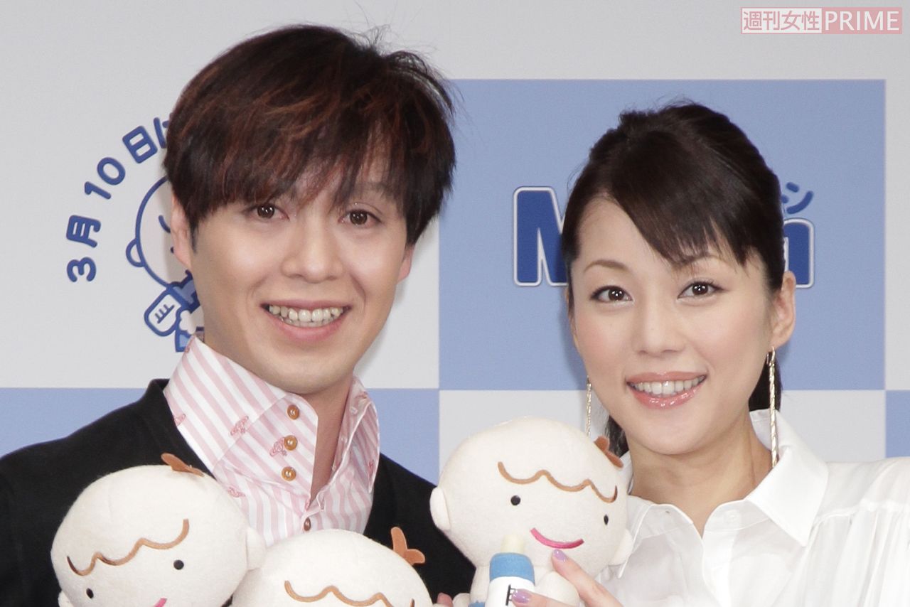 吉岡美穂（右）とその夫・IZAM（左）