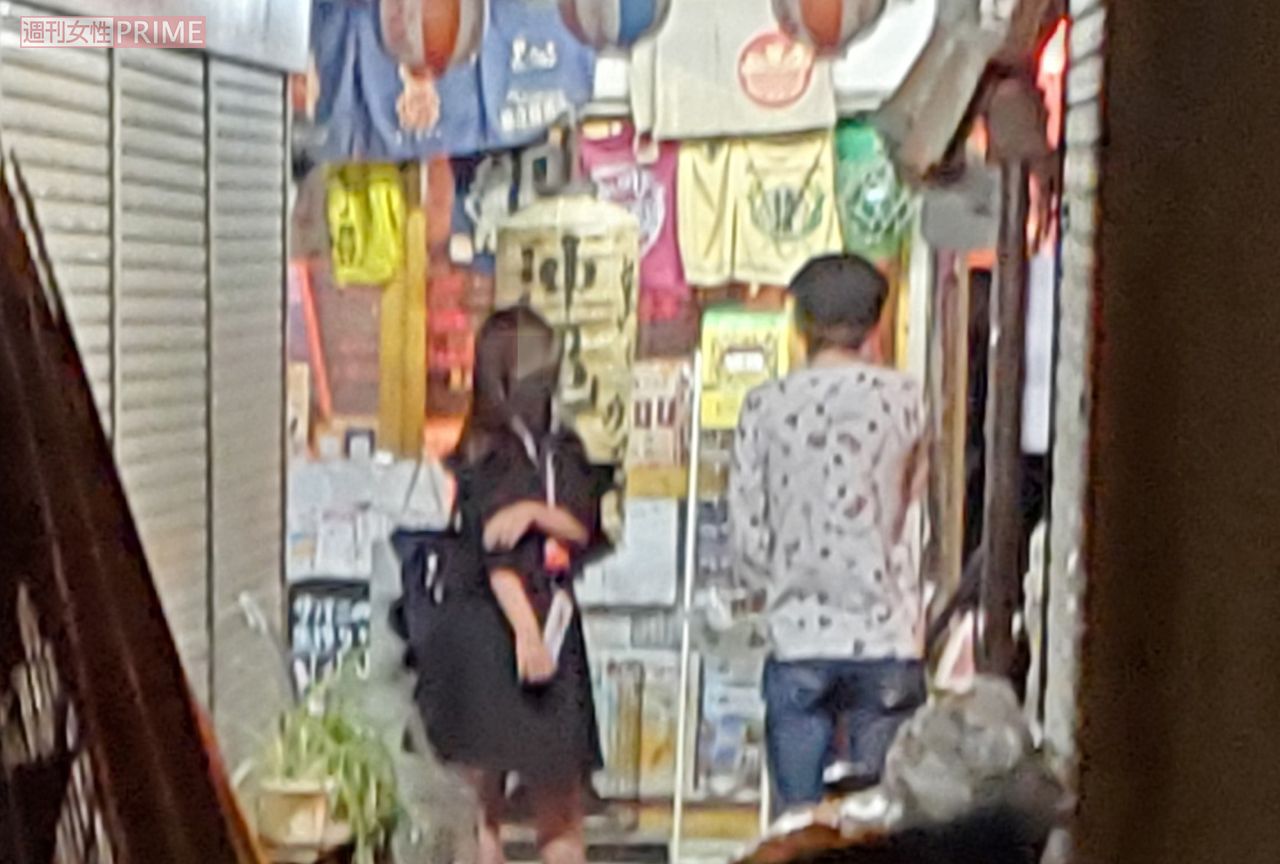 デートを楽しむ小堀裕之