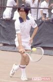 高校時代にテニスの大会へ出場された秋篠宮さま。一方で、写真部として定期戦の撮影も担われた('81年7月)