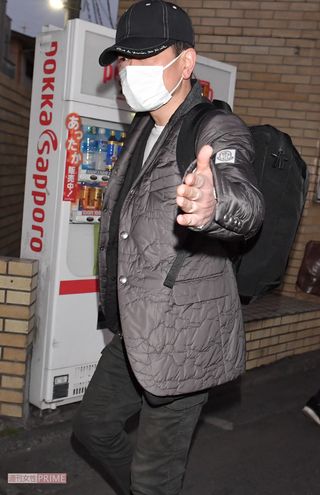 '20年、ユーチューバーデビューについて直撃取材を受ける宮迫博之