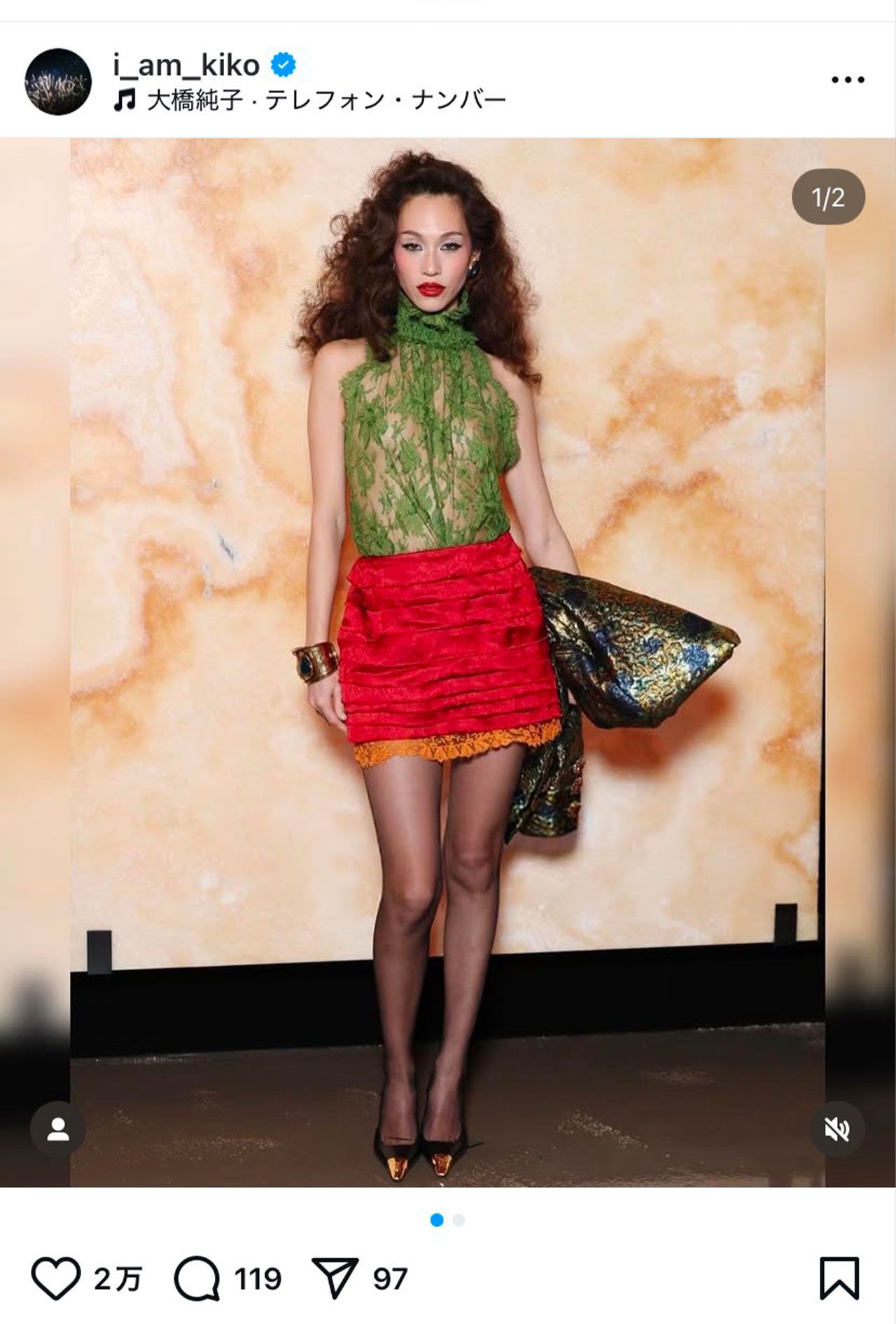 水原希子が投稿した“バブリーショット”（本人のインスタグラムより）