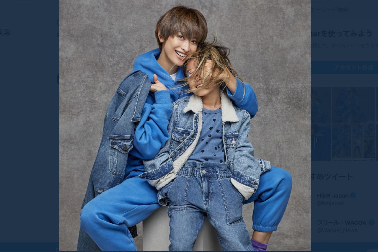 『Gap Japan』の新作コレクションのモデルとして親子共演した山田優と長女（公式ツイッターより）