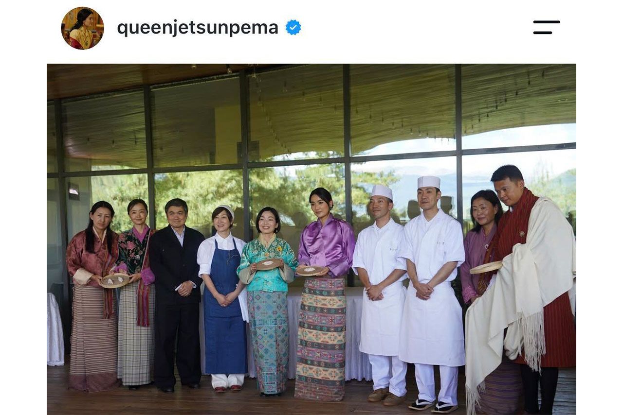 彬子女王と同席する伊藤穣一氏の様子はブータンのペマ王妃のインスタグラムに投稿された(公式インスタグラムより)